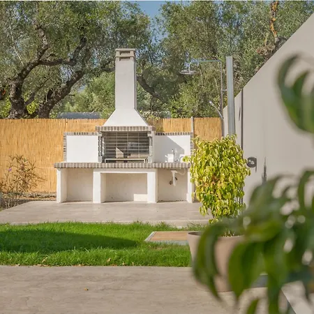 Ionian Escape Áyios Kírikos