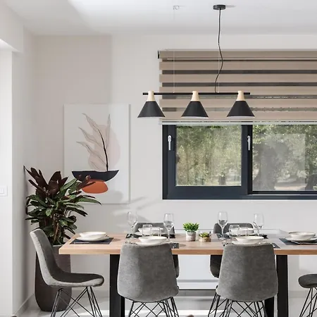 Ionian Escape * Áyios Kírikos